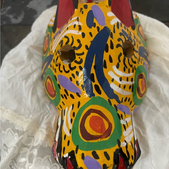 #41 One of A Kind Vintage Carved Mask from Antigia Guatemala. Beautiful Colors. - Picture 2 of 10